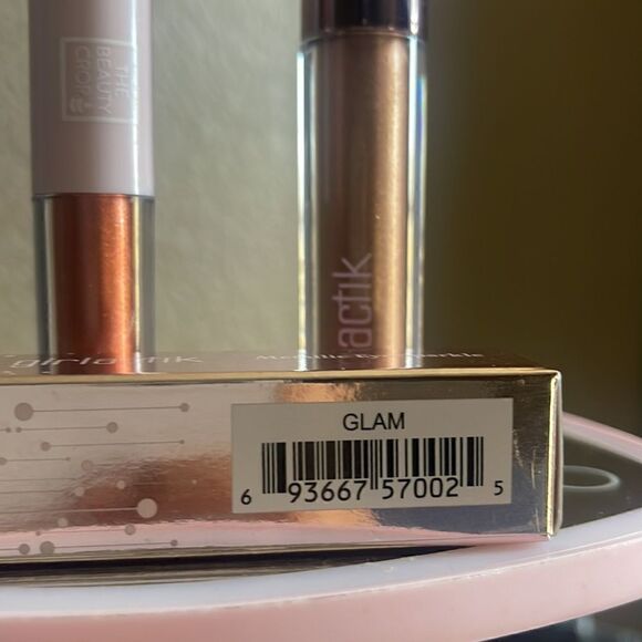 NIB🌸 Girlactik Metallic Eye Sparkle Shadow Glam + duo shadow - Picture 2 of 3